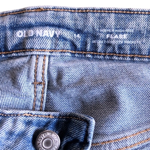 OLD NAVY Higher High Rise Flare Jeans Womens Size 14 New With Tags - Picture 3 of 5
